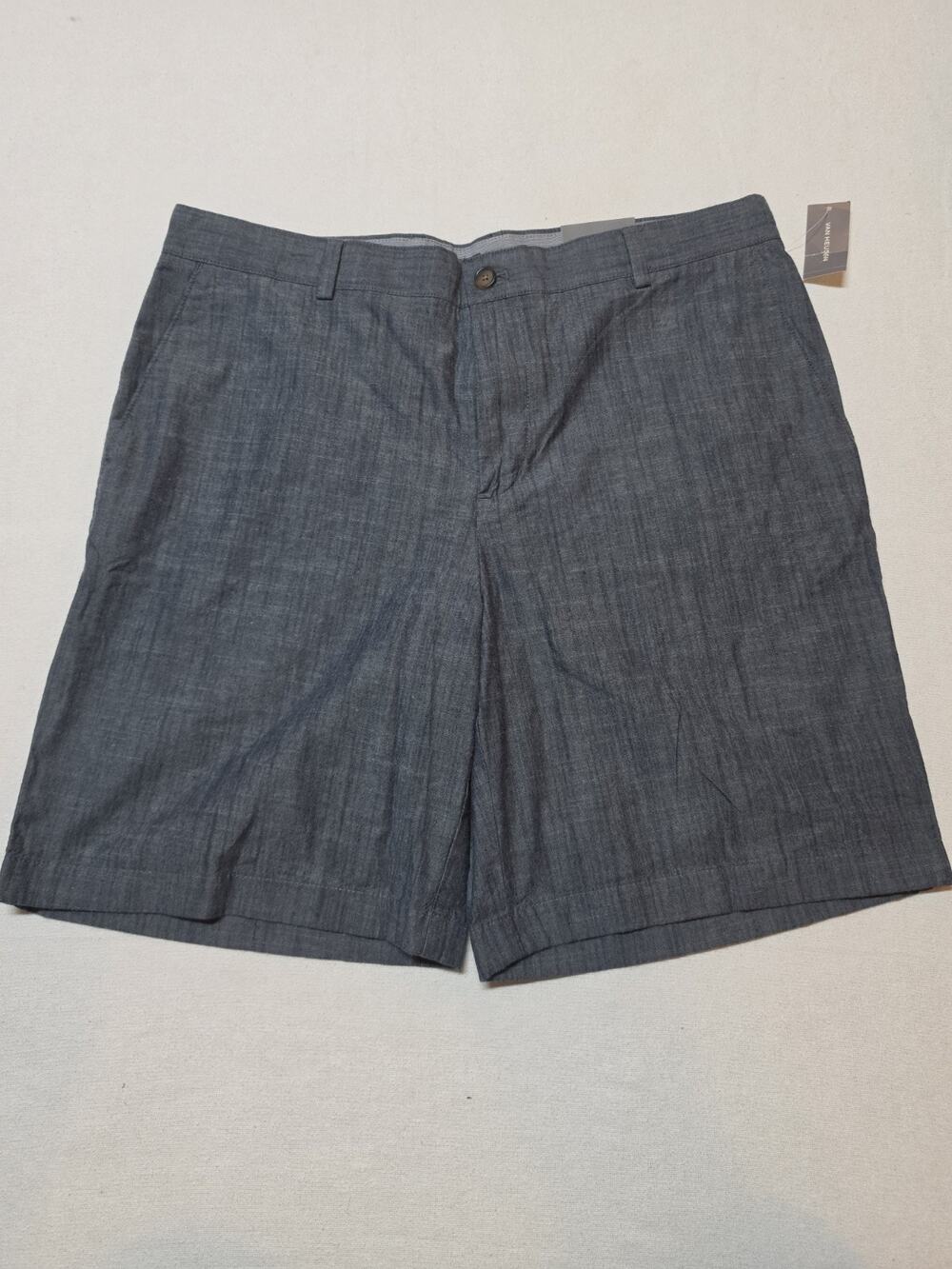 Van Heusen Men’s Shorts Size 36 Blue Chambray Straight Fit Flat Front NWT